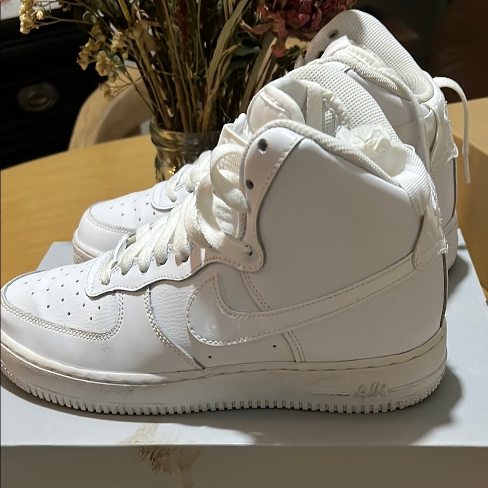 Nike Air Force 1 High Top Sneakers - White - Picture 3 of 6